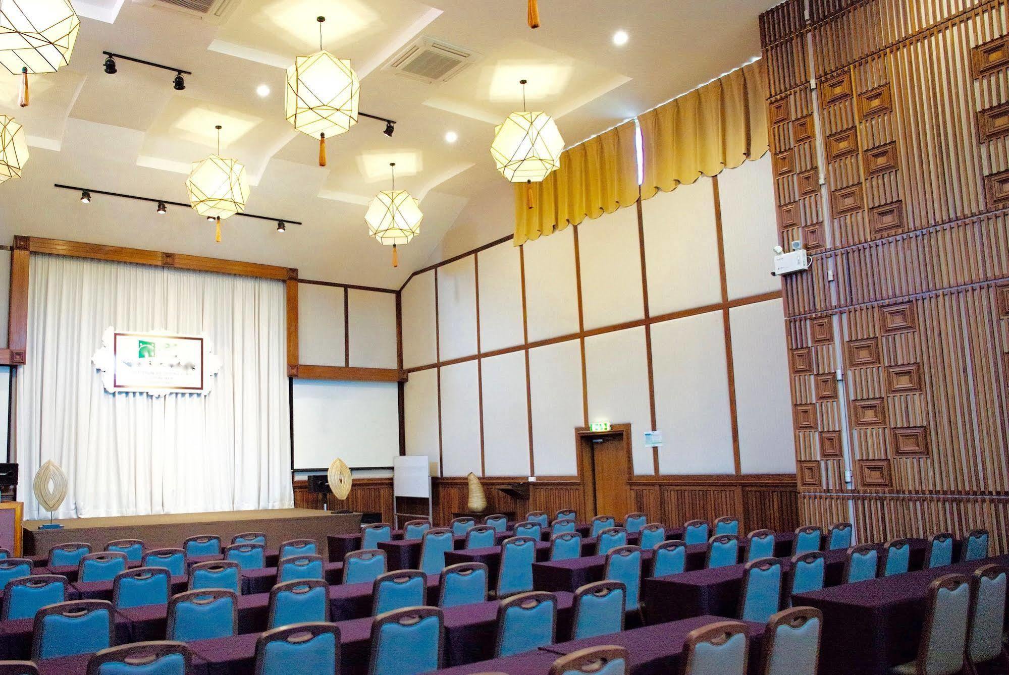 J. Park Hotel Chonburi Exterior photo